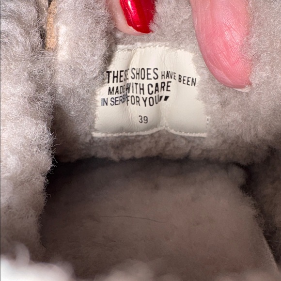 NWT VOILE BLANCHE JULIA Brown Pump Fur Suede
Sneakers - Picture 14 of 16